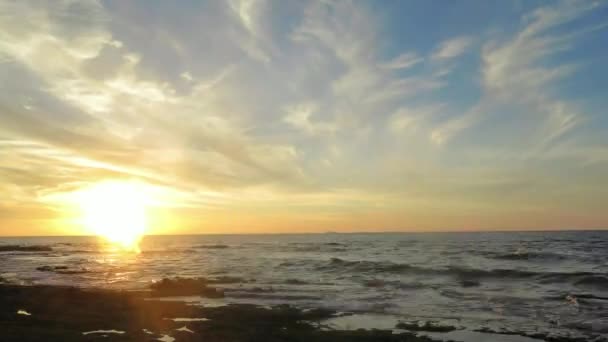 Pôr do sol no mar — Vídeo de Stock