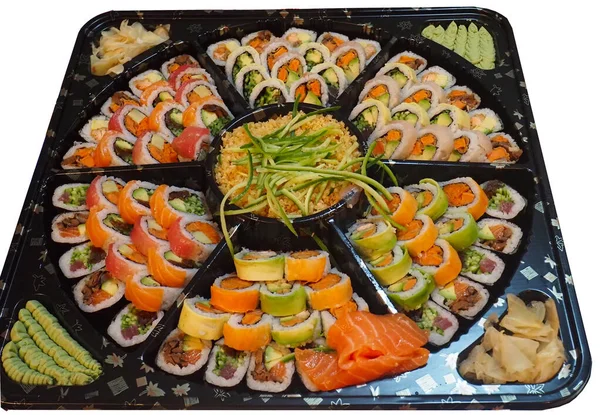 Tányér Különböző Típusú Sushi Fehér Alapon Egy Hagyományos Japán Étel — Stock Fotó