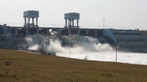 Centrale hydroélectrique — Video