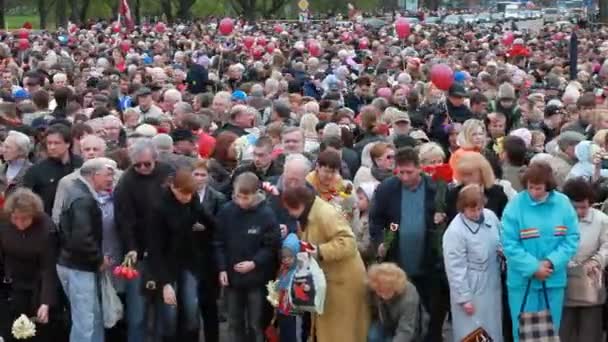 Gran multitud de — Vídeo de stock