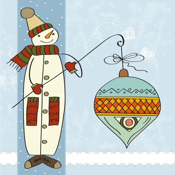 Bonhomme de neige avec grande boule de Noël — Photo