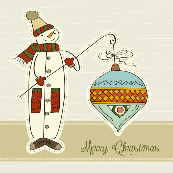 Χιονάνθρωπος με μεγάλη Χριστουγεννιάτικη μπάλα — Φωτογραφία Αρχείου