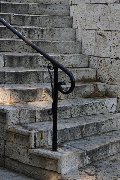 Viejas escaleras de piedra en Grecia — Foto de Stock