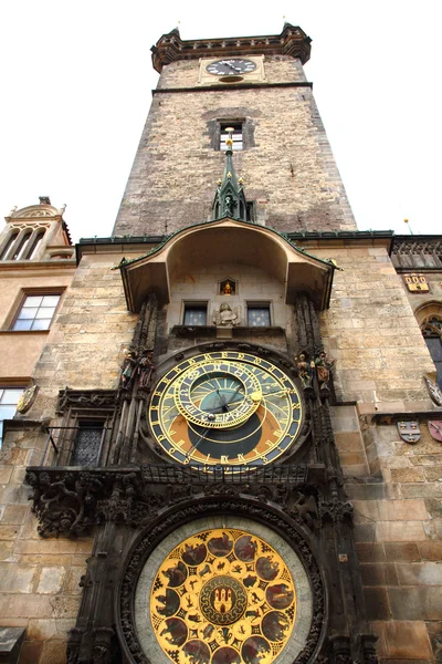 Antigua torre del reloj de Praga — Foto de Stock