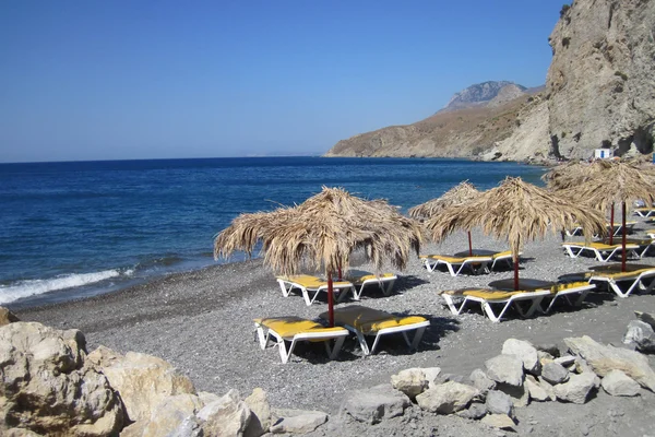 Lugar de relax en la playa de Grecia — Foto de Stock