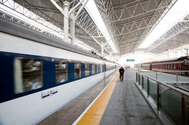 Çin 'deki tren istasyonu.