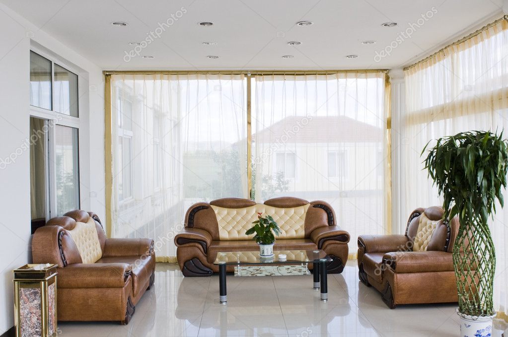 Sofá contra una ventana: fotografía de stock © 06photo #18955491