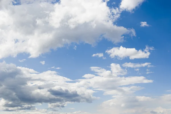 Lucht en wolken — Stockfoto