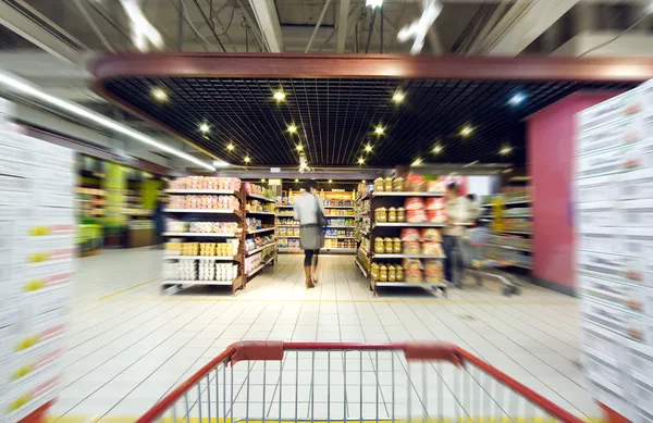 süpermarkette alışveriş