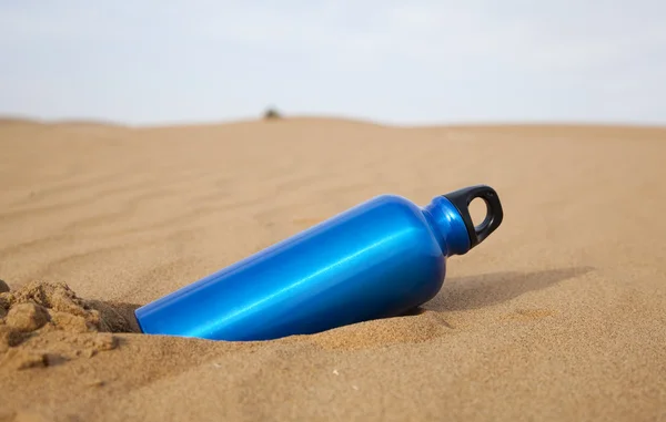 青いスポーツ水ボトル — ストック写真