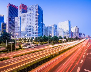 Pekin, Çin alacakaranlıkta City modern açık yollar