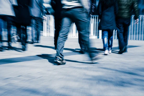 Walking in the business district — Stock Photo, Image