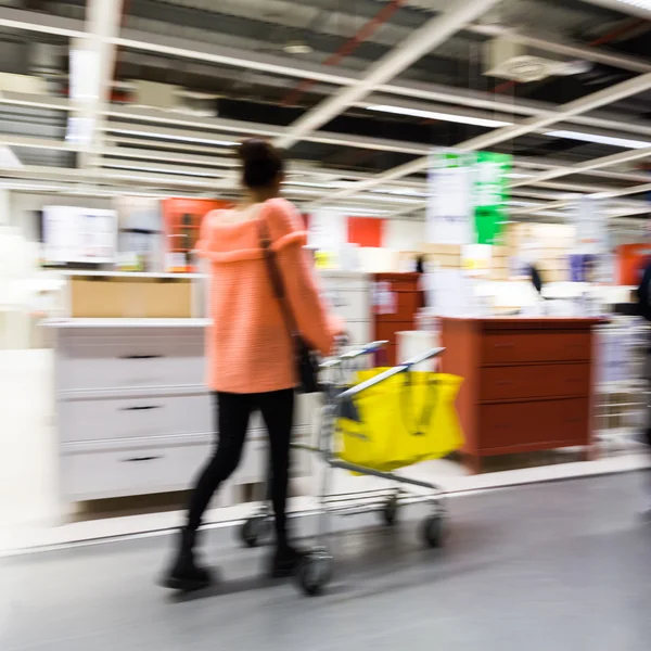 Stora möbler mall — Stockfoto