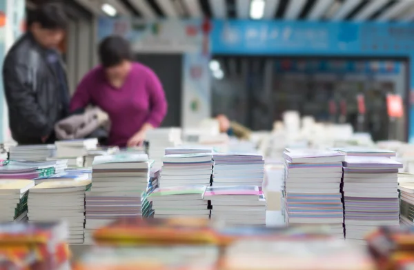 Encerramento de livros de biblioteca — Fotografia de Stock