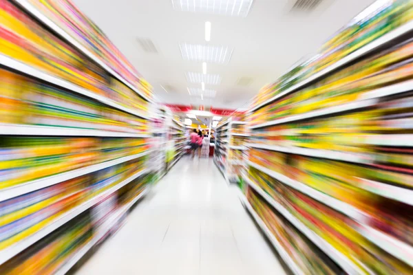 Leere Supermarktgasse, Bewegungsunschärfe — Stockfoto