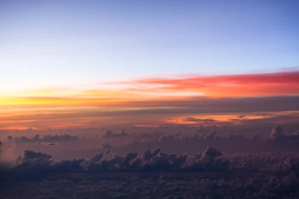 Formações de nuvens e céus vistas do avião — Fotografia de Stock