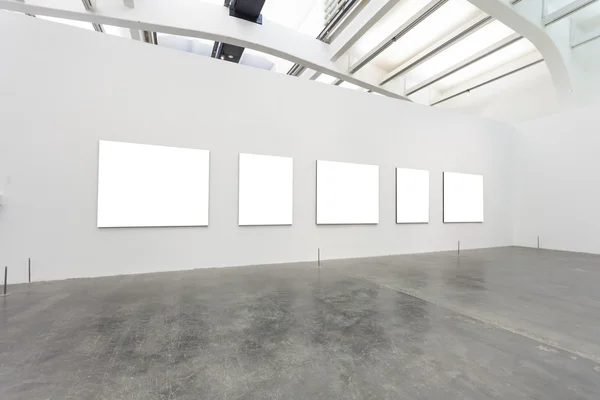 Empty frames in museum — Stock Photo, Image