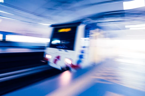Metropolitana Treno con effetto motion blur — Foto Stock