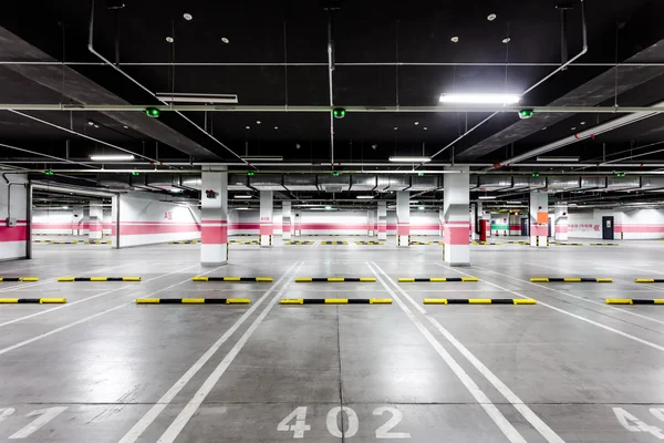 Empty underground parking — Stock Photo, Image