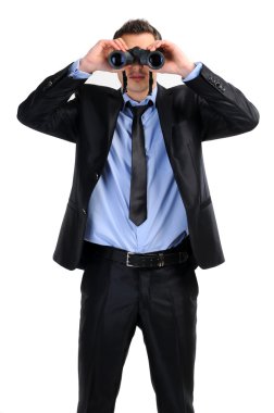 yakışıklı genç işadamı izole dürbün ile - seyir