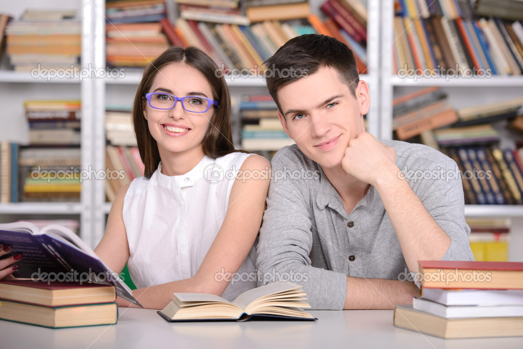 勉強している学生写真素材 ロイヤリティフリー勉強している学生画像 Depositphotos 勉強している学生写真素材 ロイヤリティフリー勉強している学生画像 Depositphotos