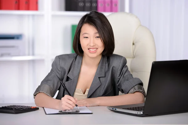 Negocios mujeres asiáticas — Foto de Stock