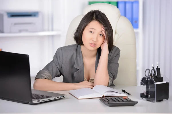 Zakelijke Aziatische vrouwen — Stockfoto