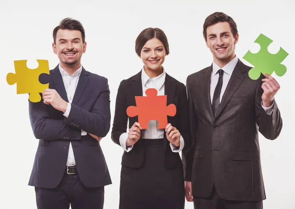 Imagen Gente Negocios Queriendo Armar Piezas Rompecabezas — Foto de Stock