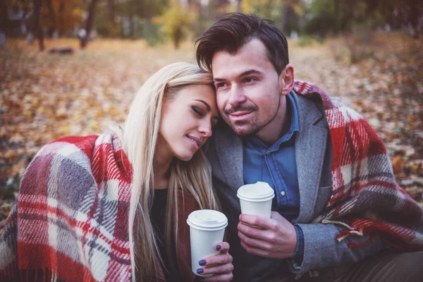 Happy Young Couple While Walking Autumn Park — Stock Photo, Image