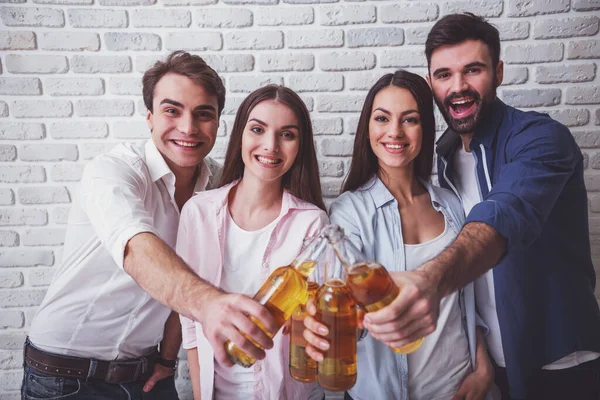 Cheers Group Happy Young People Bonding Each Other Stretching Out — Stock Photo, Image