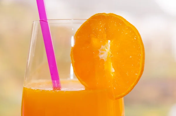 Café da manhã fresco com suco de mandarina — Fotografia de Stock