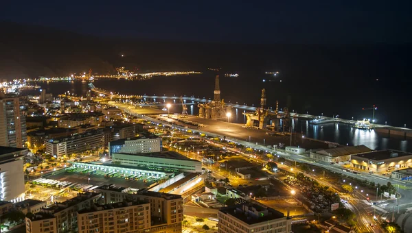 Luftutsikt over nattbyen. Santa Cruz de Tenerife – stockfoto