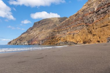 siyah, volkanik kum plaj. Tenerife Adası