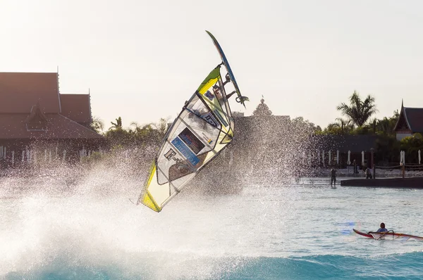 シャム パークでウィンド サーフィンのセッション。テネリフェ島 pwa2014 — ストック写真