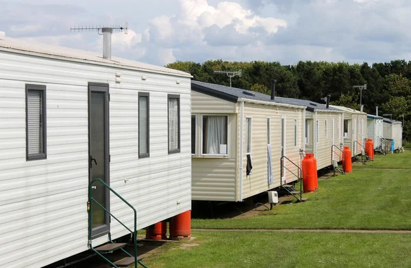 Rij voor caravan trailers in vakantiepark — Stockfoto