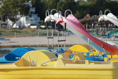 deniz bisikleti tekne üzerinde slaytlar