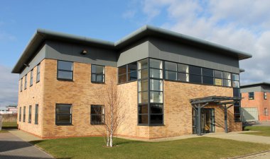 izin için modern ofis binası