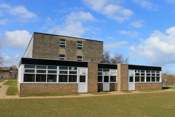 高等学校の建物 — ストック写真