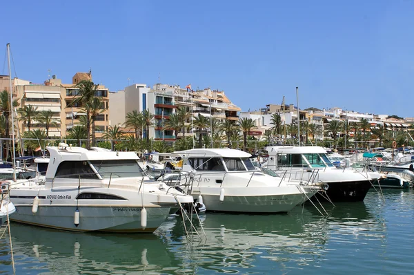 Alcudia hafen in spanien — Stockfoto