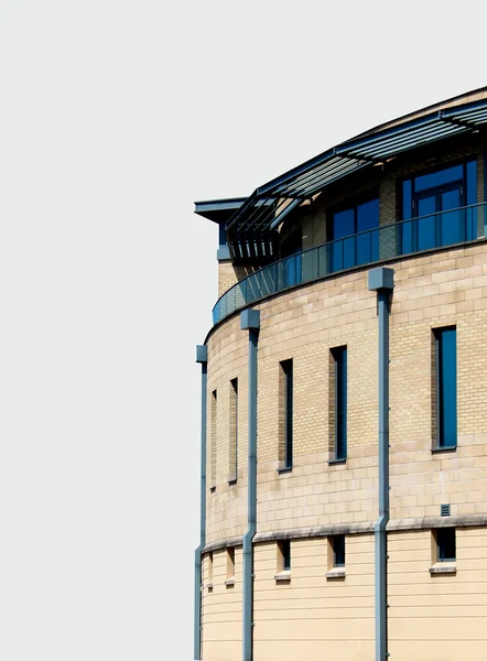 Moderno edificio de oficinas aislado — Foto de Stock