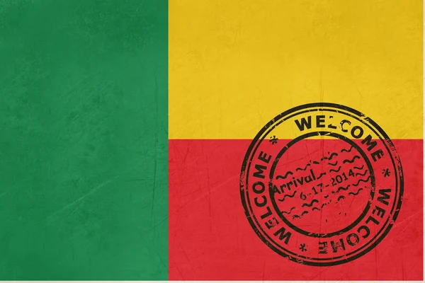 에 오신 것을 환영 합니다 여권 스탬프와 베냉 깃발 — 스톡 사진