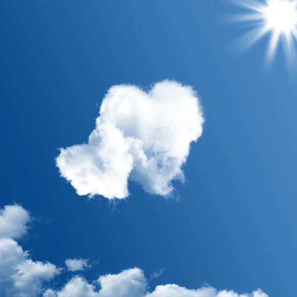 Dos nubes en forma de corazón —  Fotos de Stock