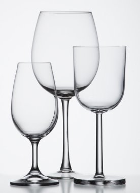 beyaz şarap ve eski varil ile natürmort