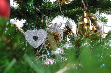 Madalyalı Noel ağacı