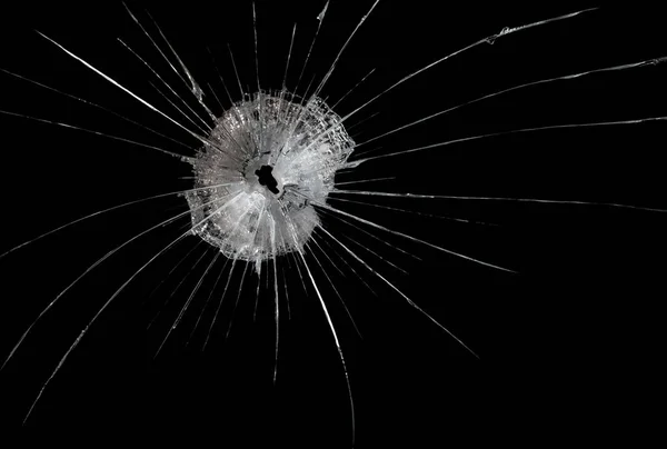 Ein Riss Einem Zerbrochenen Glasspiegel Auf Schwarzem Hintergrund Liniert Einschusslöcher — Stockfoto