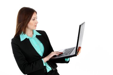 dizüstü bilgisayar ile genç iş kadını