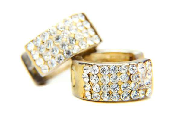 Altın kulak halkaları