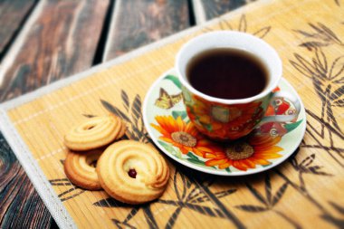 Çay ve kurabiye.