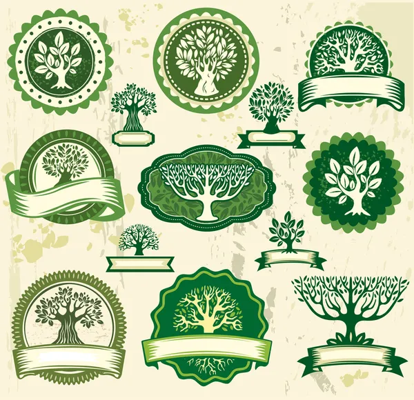 Vintage etiketlerle set: ağaçlar