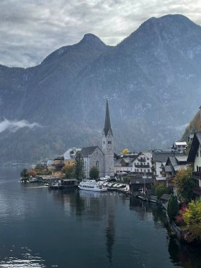 Hallstatt, Avusturya. Avusturya Alpleri 'ndeki dağ köyü, Salzkammergut bölgesi, Avusturya Alpleri. Avrupa.